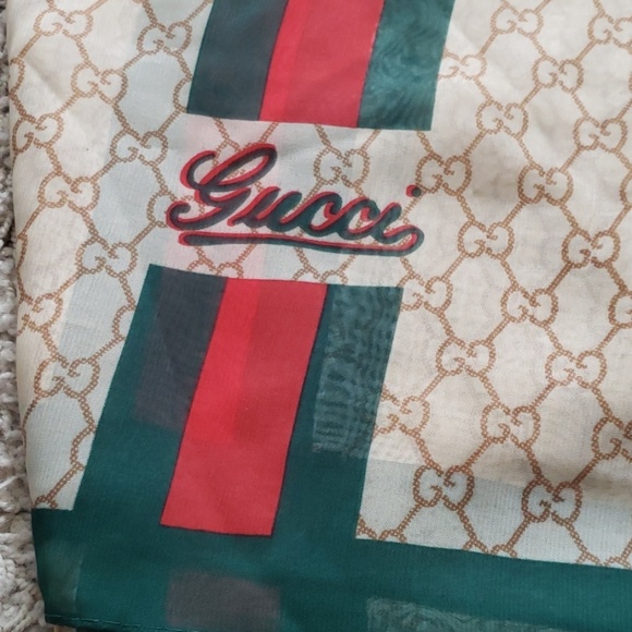 Gucci Scarf EUC like new Signature scarf - Picture 4 of 4